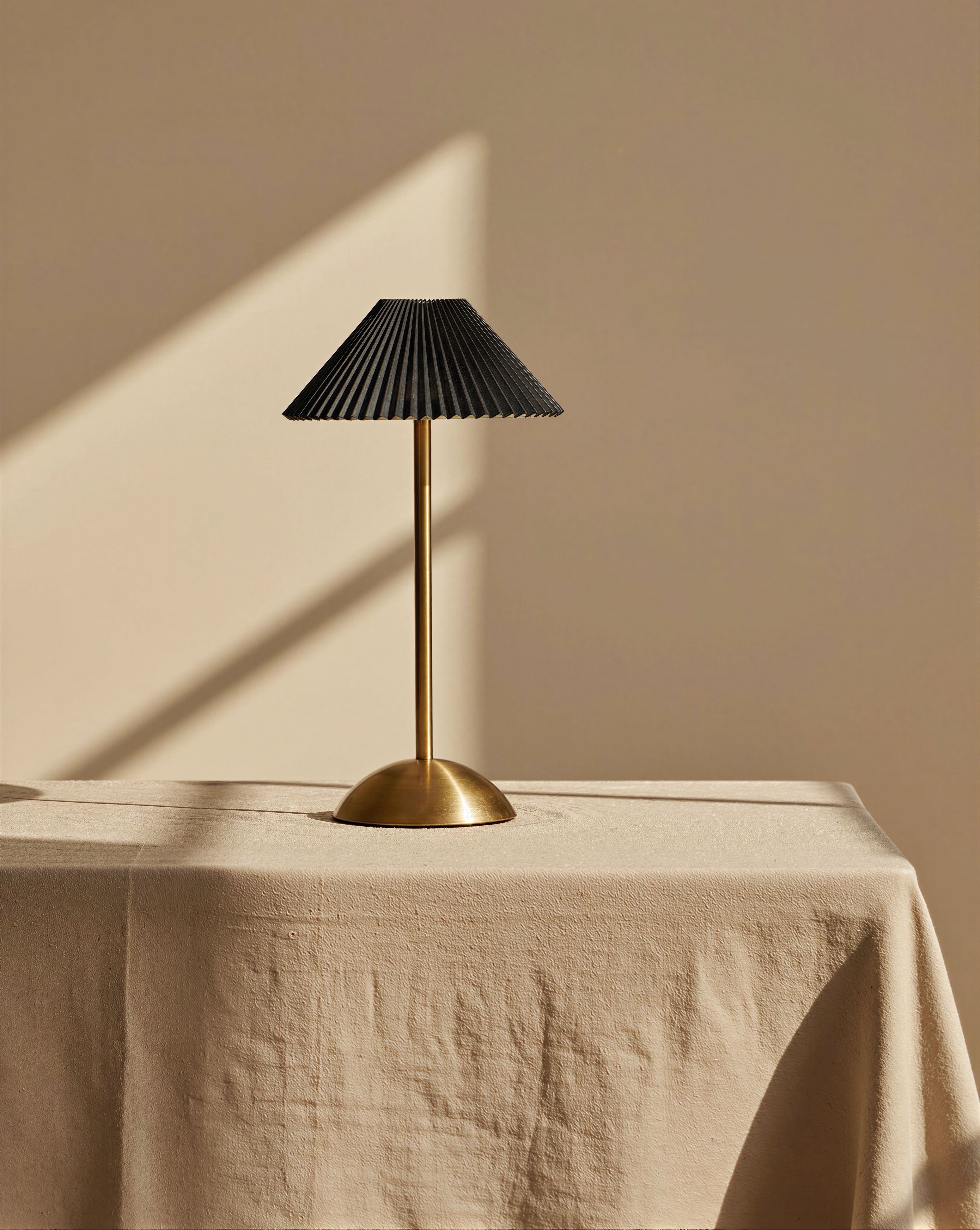 Arlénum | Black Cordless Table Lamp