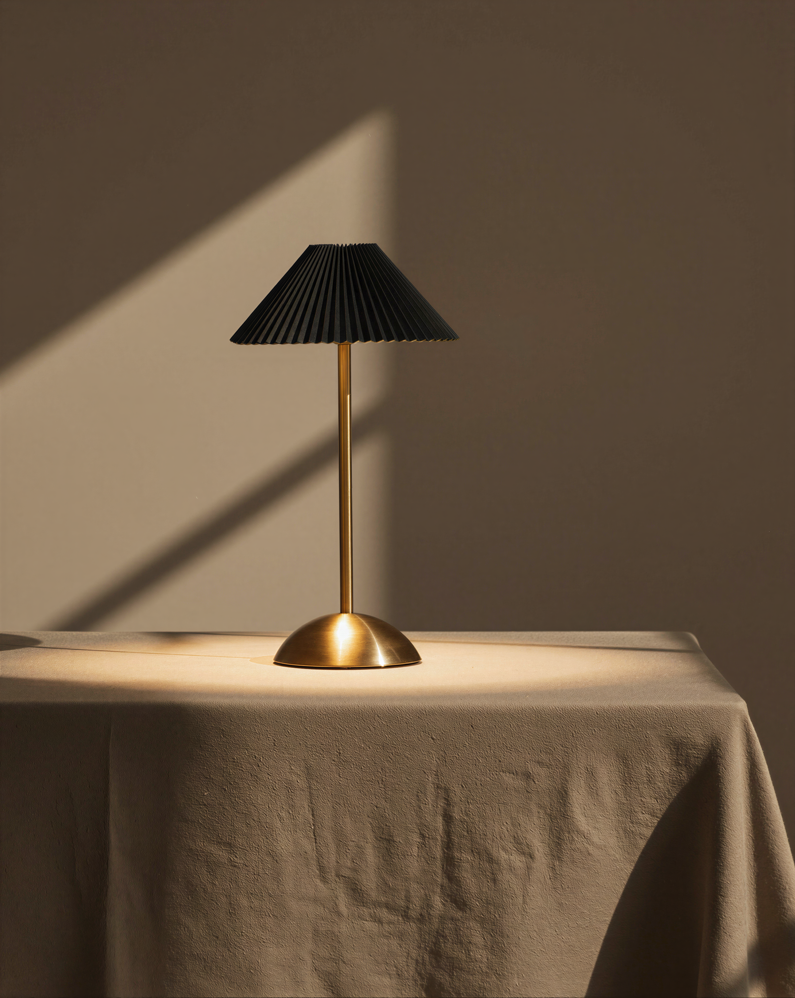 Arlénum | Black Cordless Table Lamp
