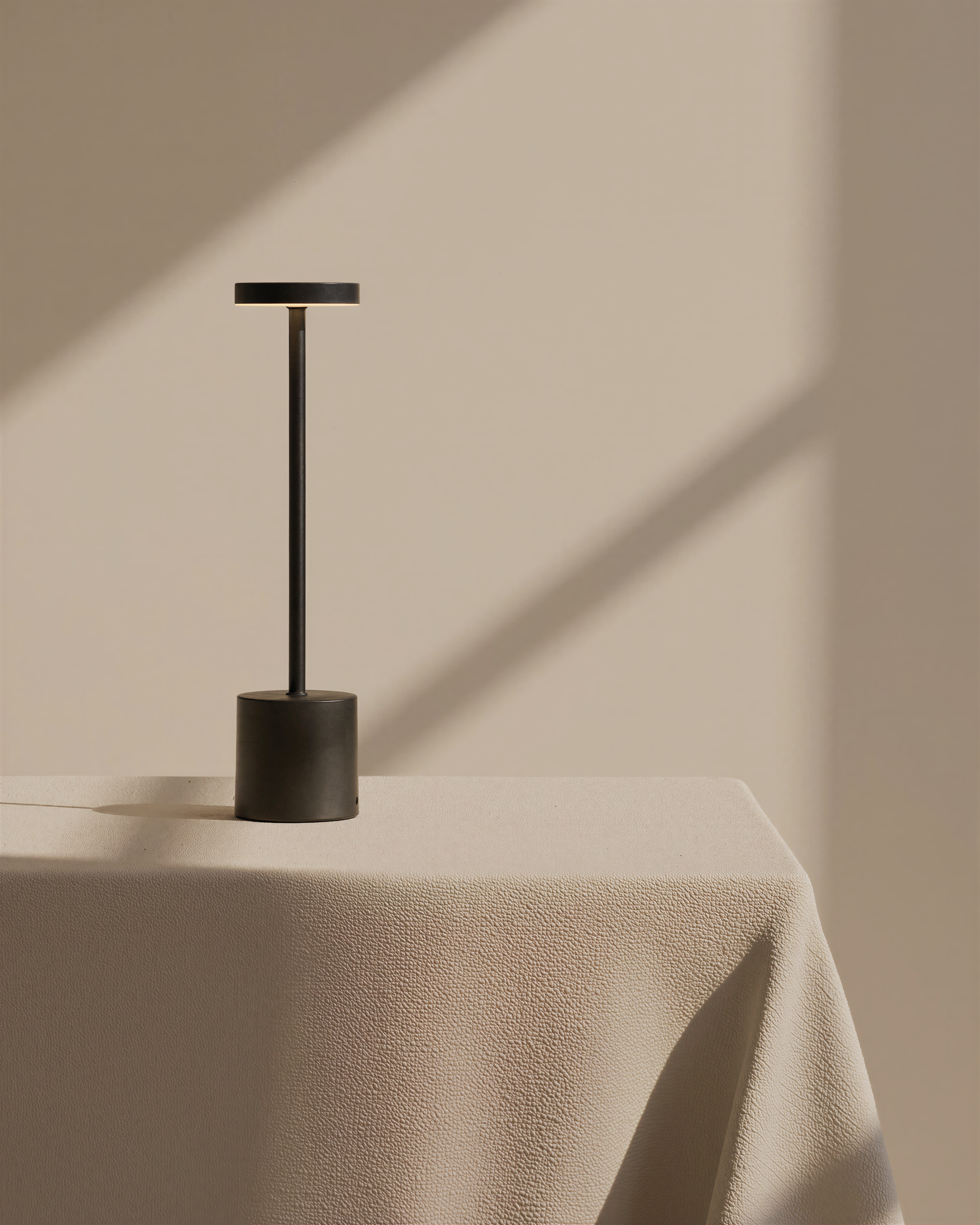 Cléon | Black Cordless Table Lamp