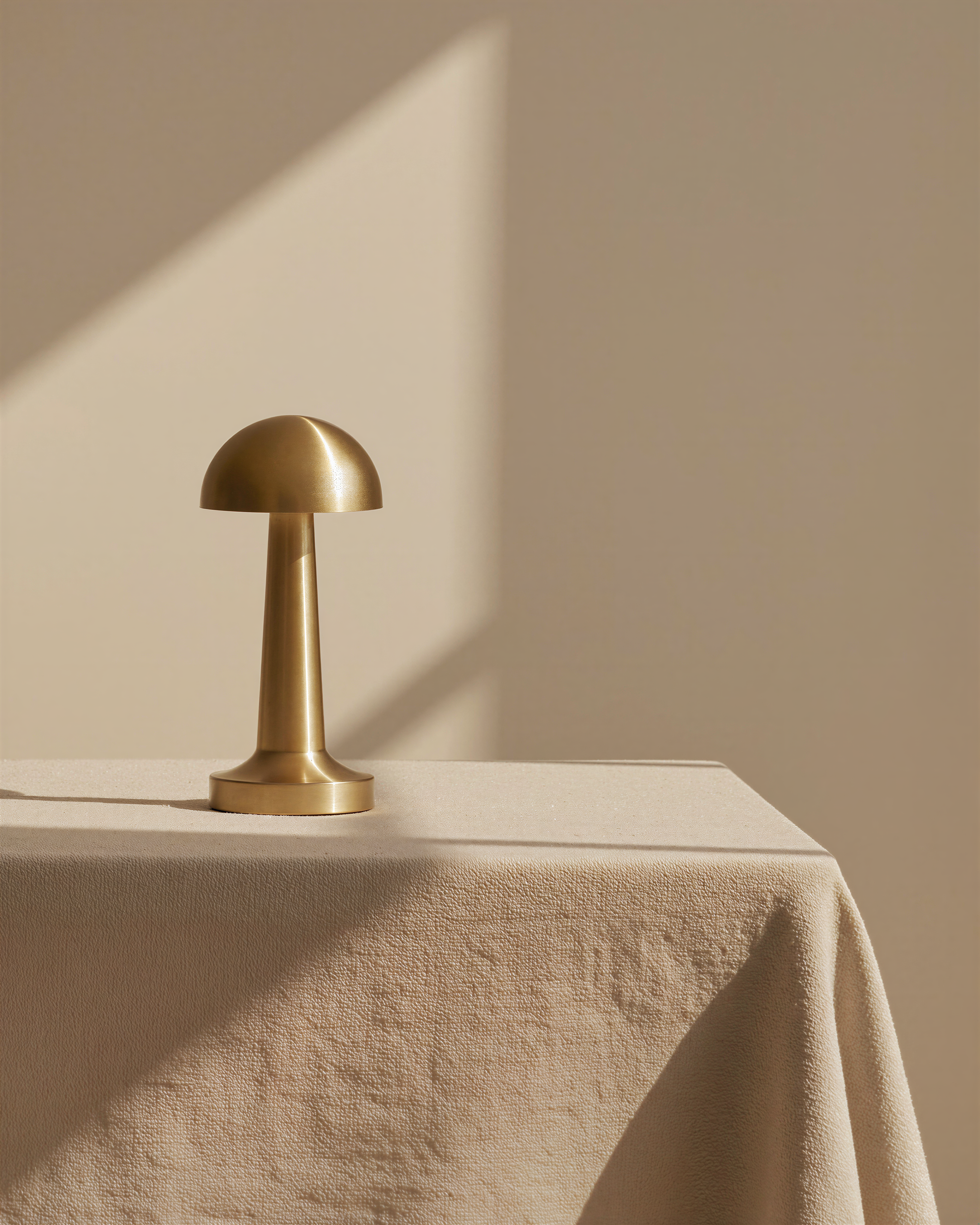Élmar | Gold Cordless Table Lamp