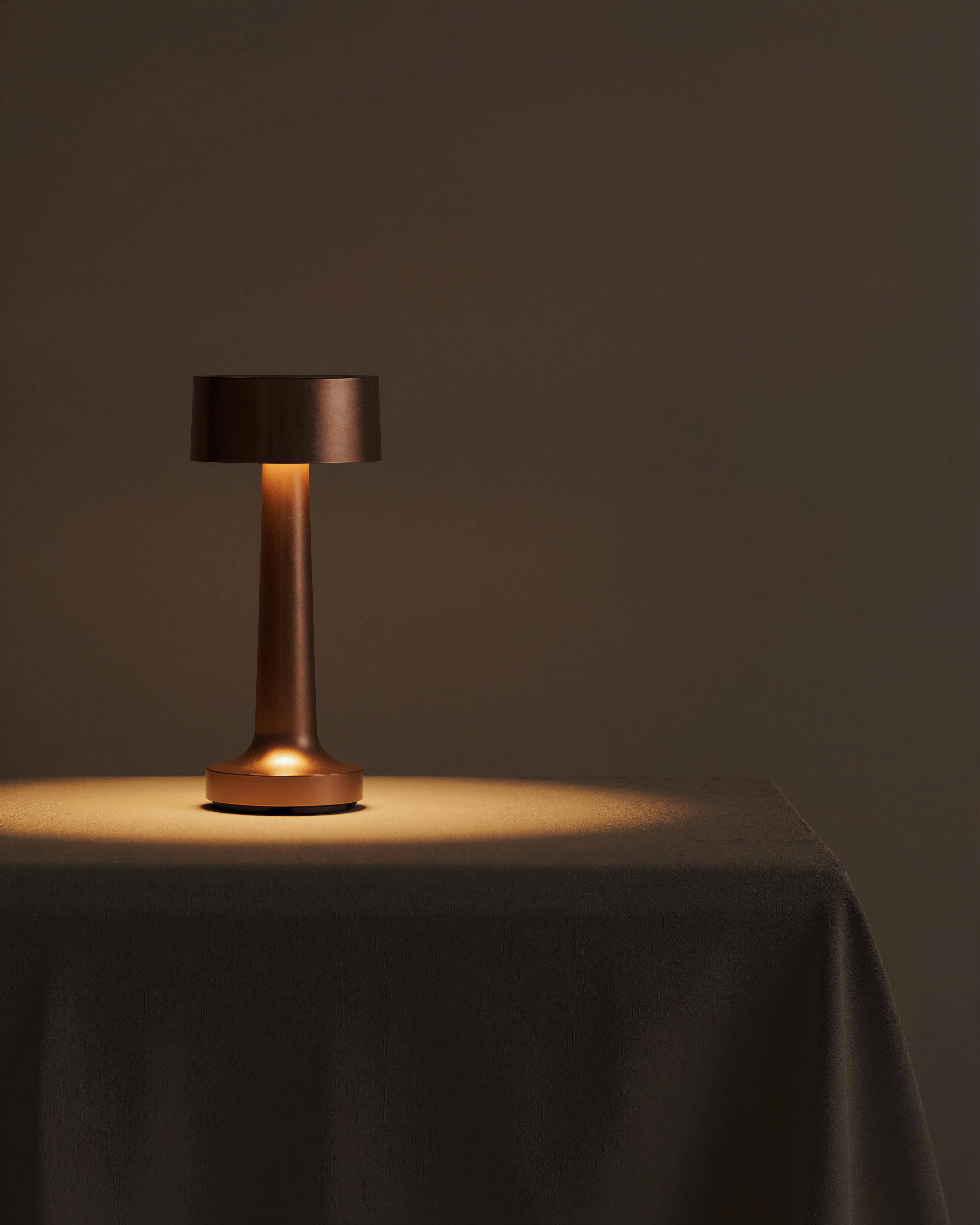 Énvoir | Rose Gold Modern Table Lamp