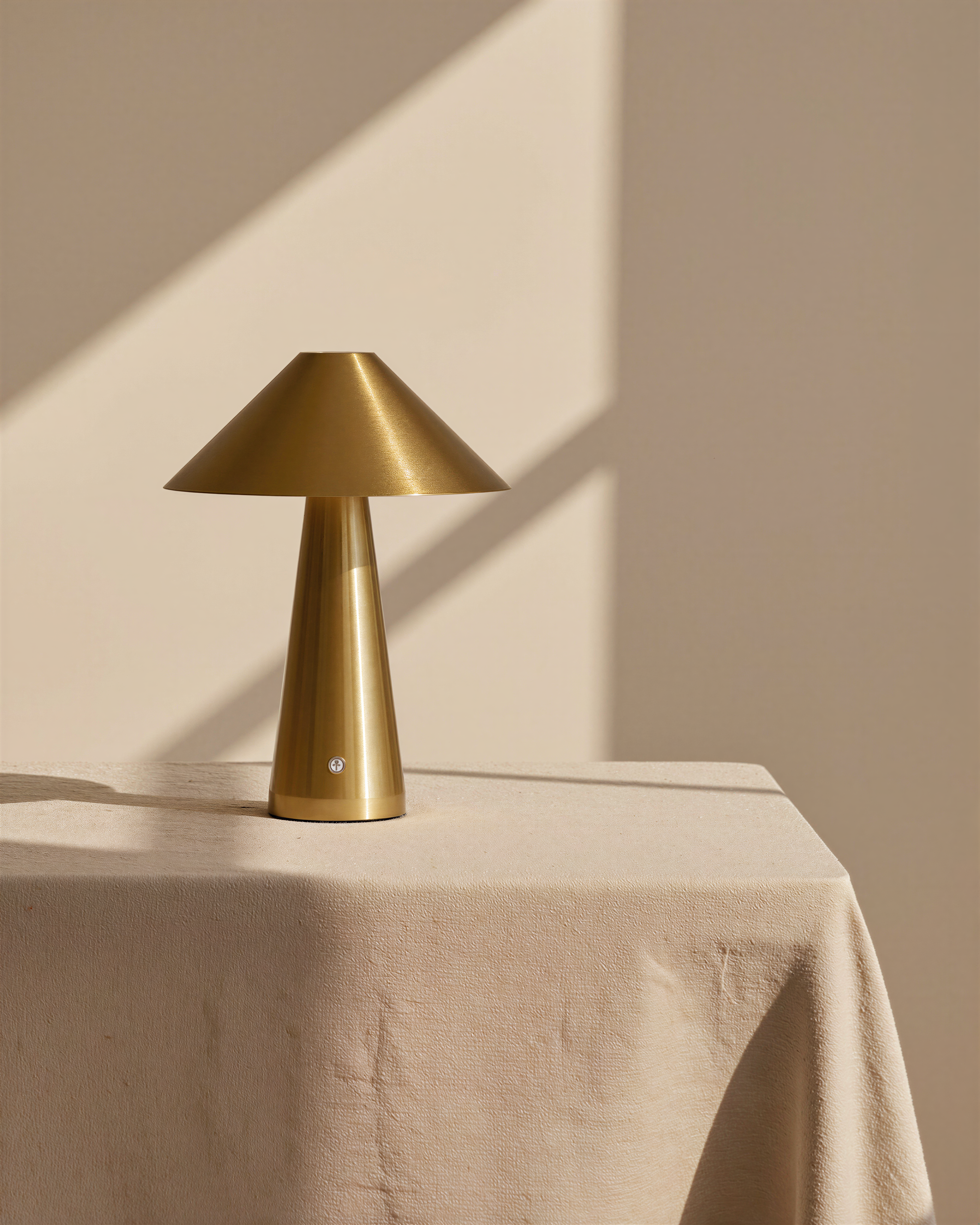 Évain | Gold Elegant Table Lamp