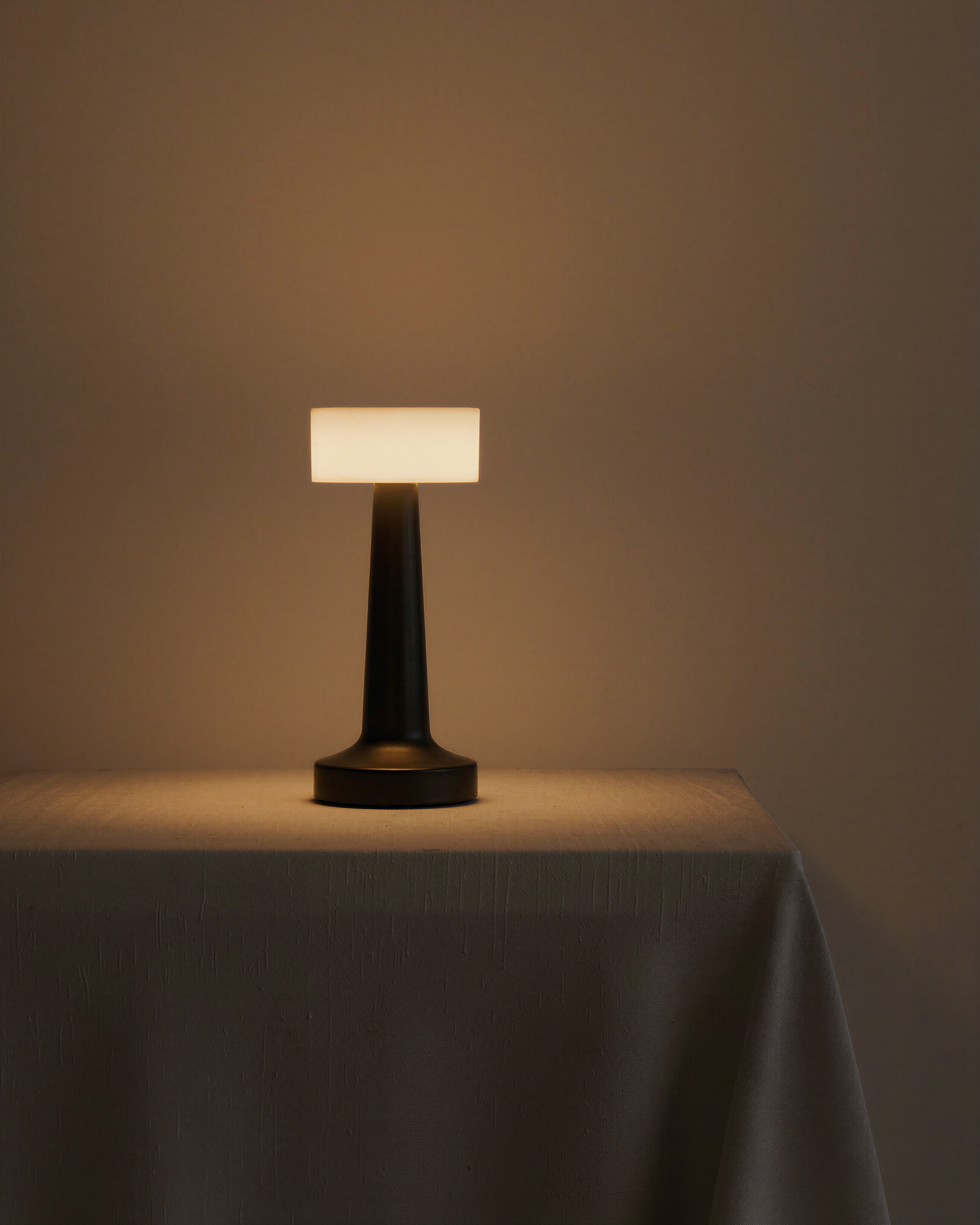 Évair | Black Elegant Table Lamp