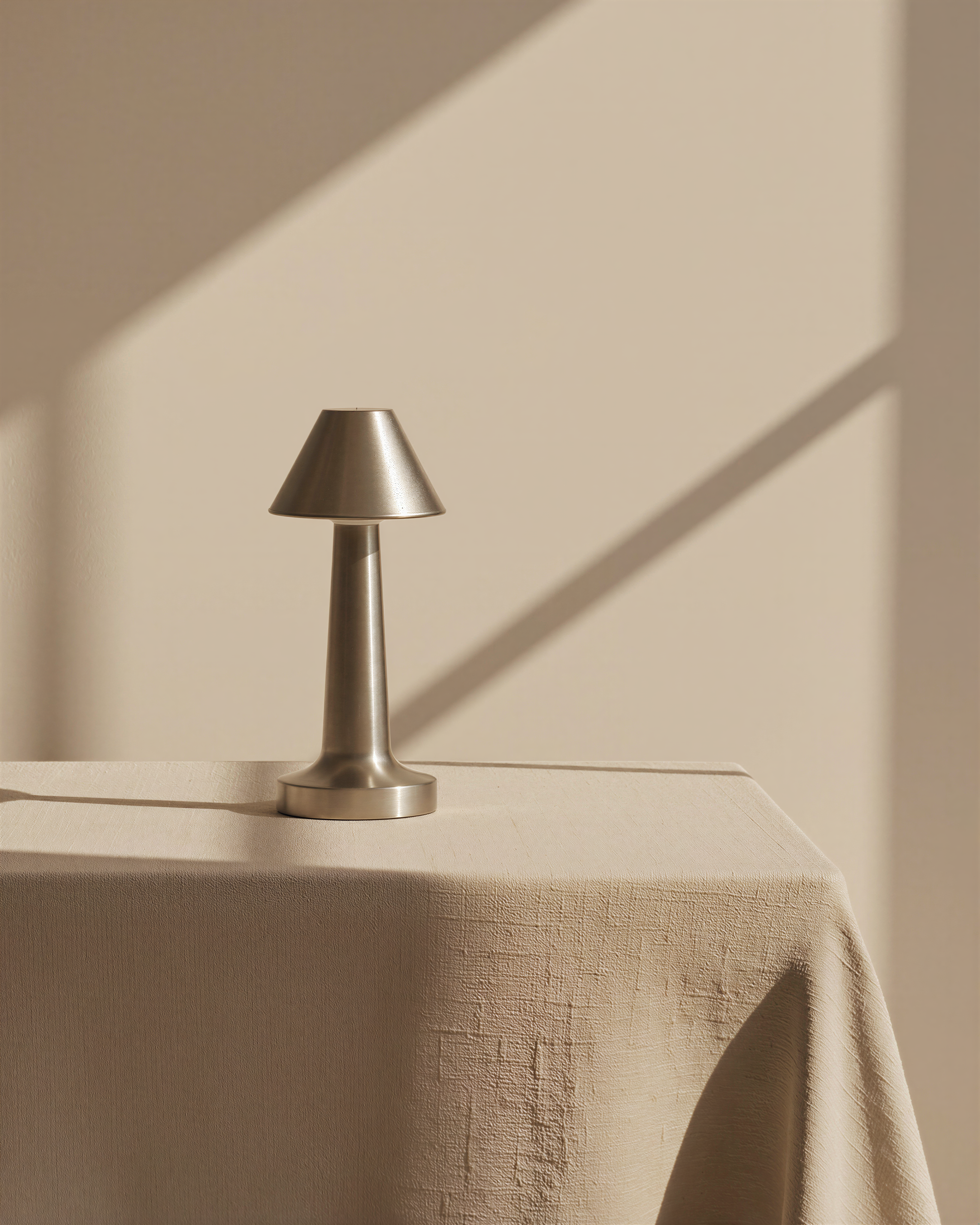 Évran | Silver Design Table Lamp