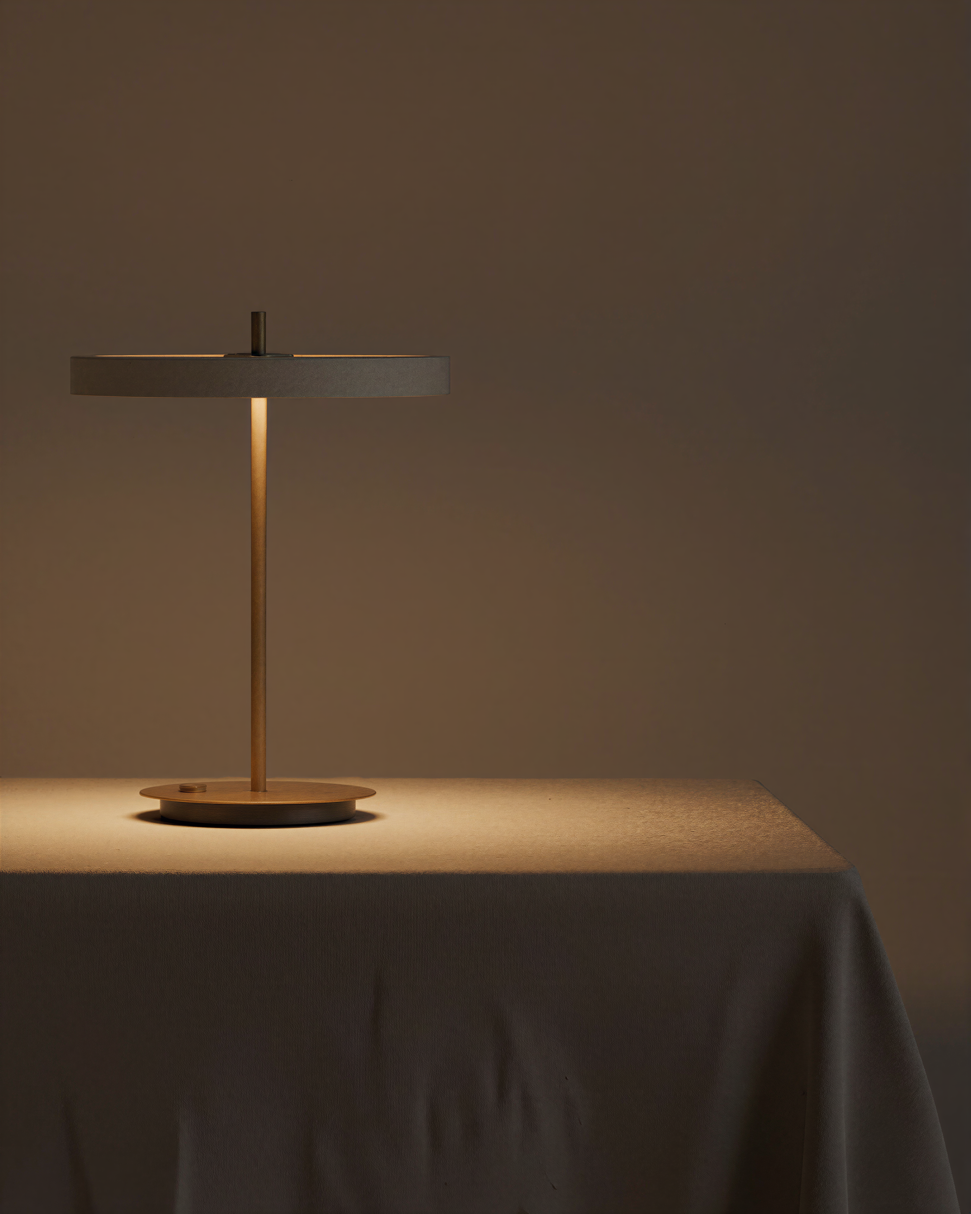 Marello | White Refined Table Lamp