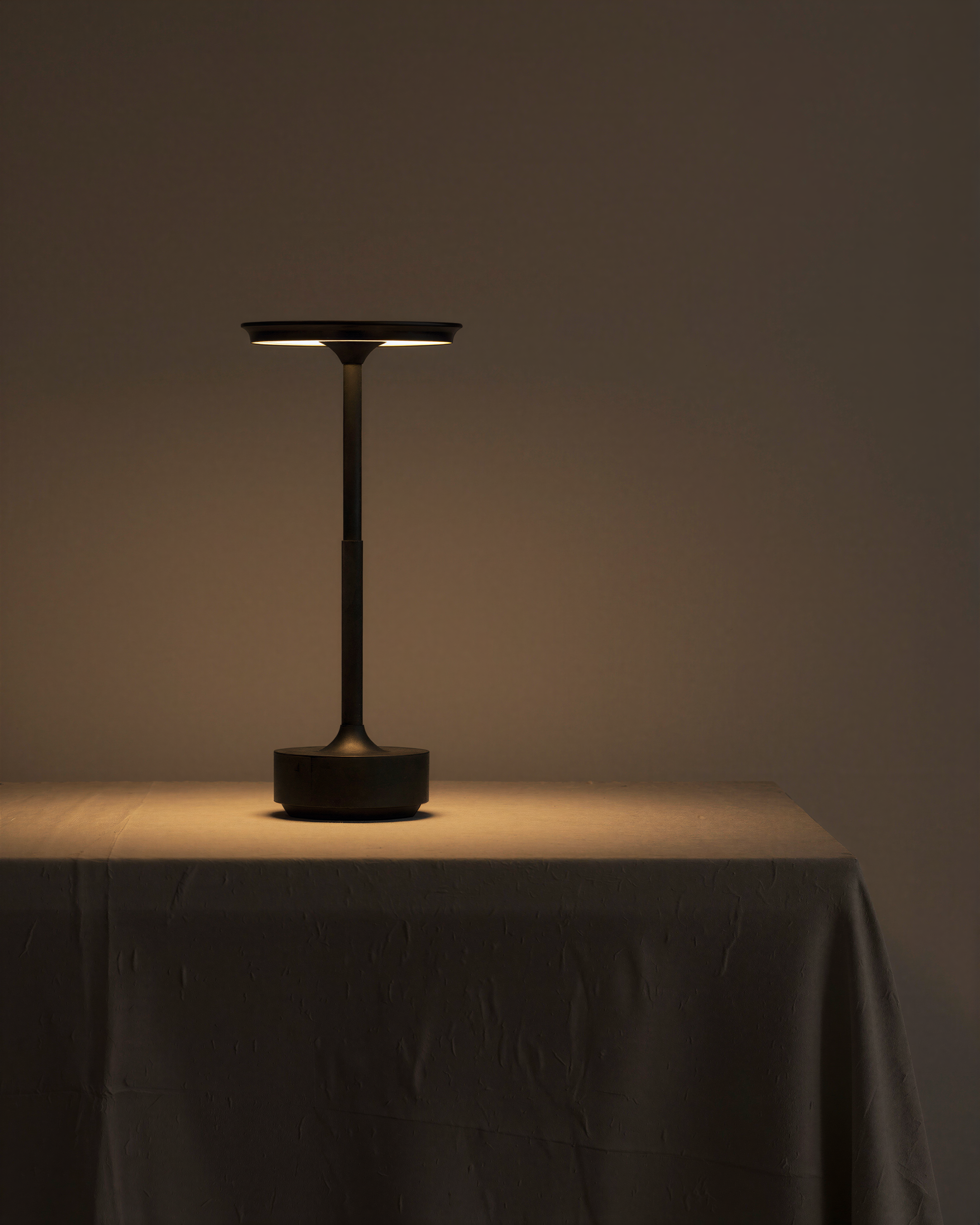 Soivé | Black Cordless LED Table Lamp