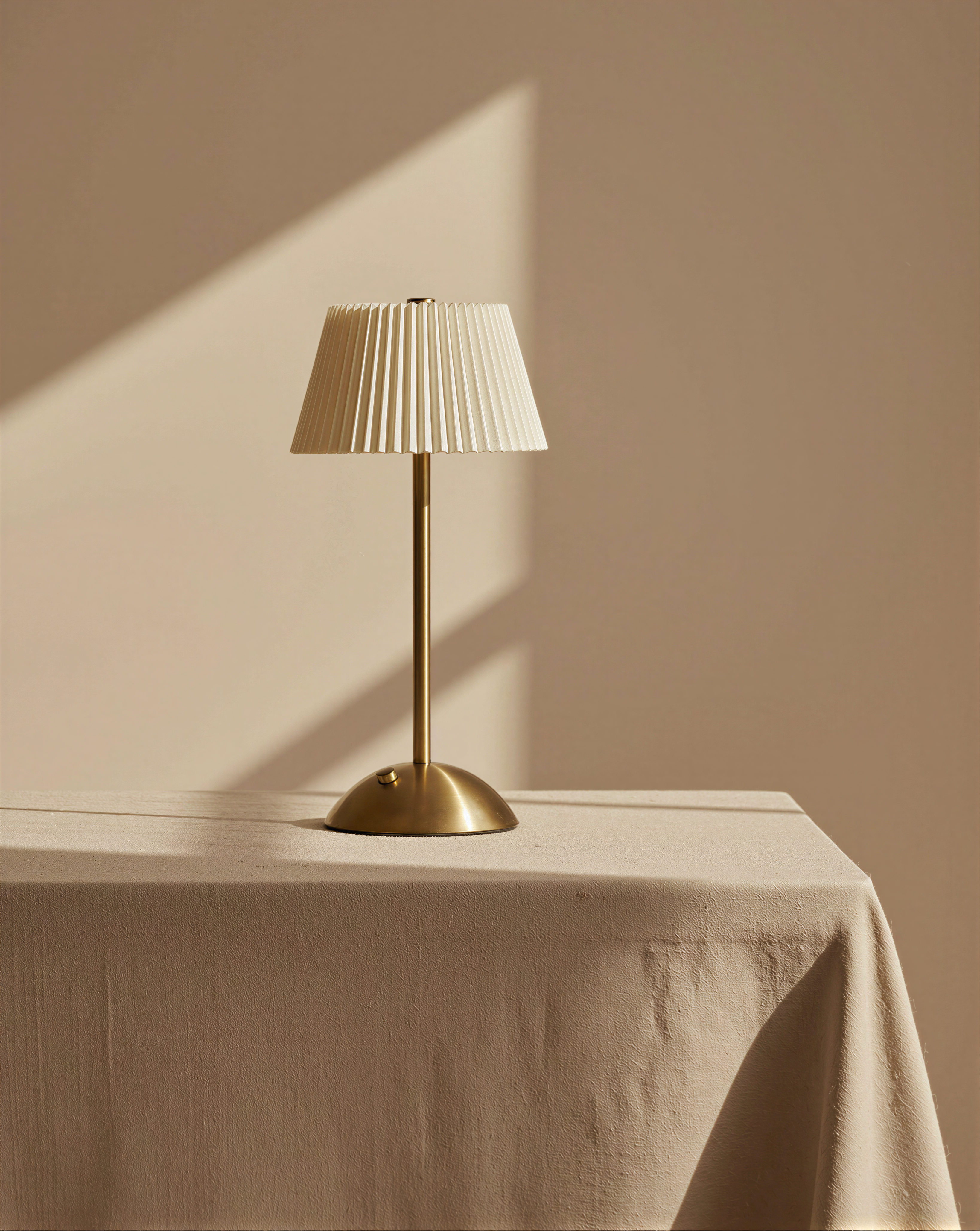 Arléon | White Cordless Table Lamp