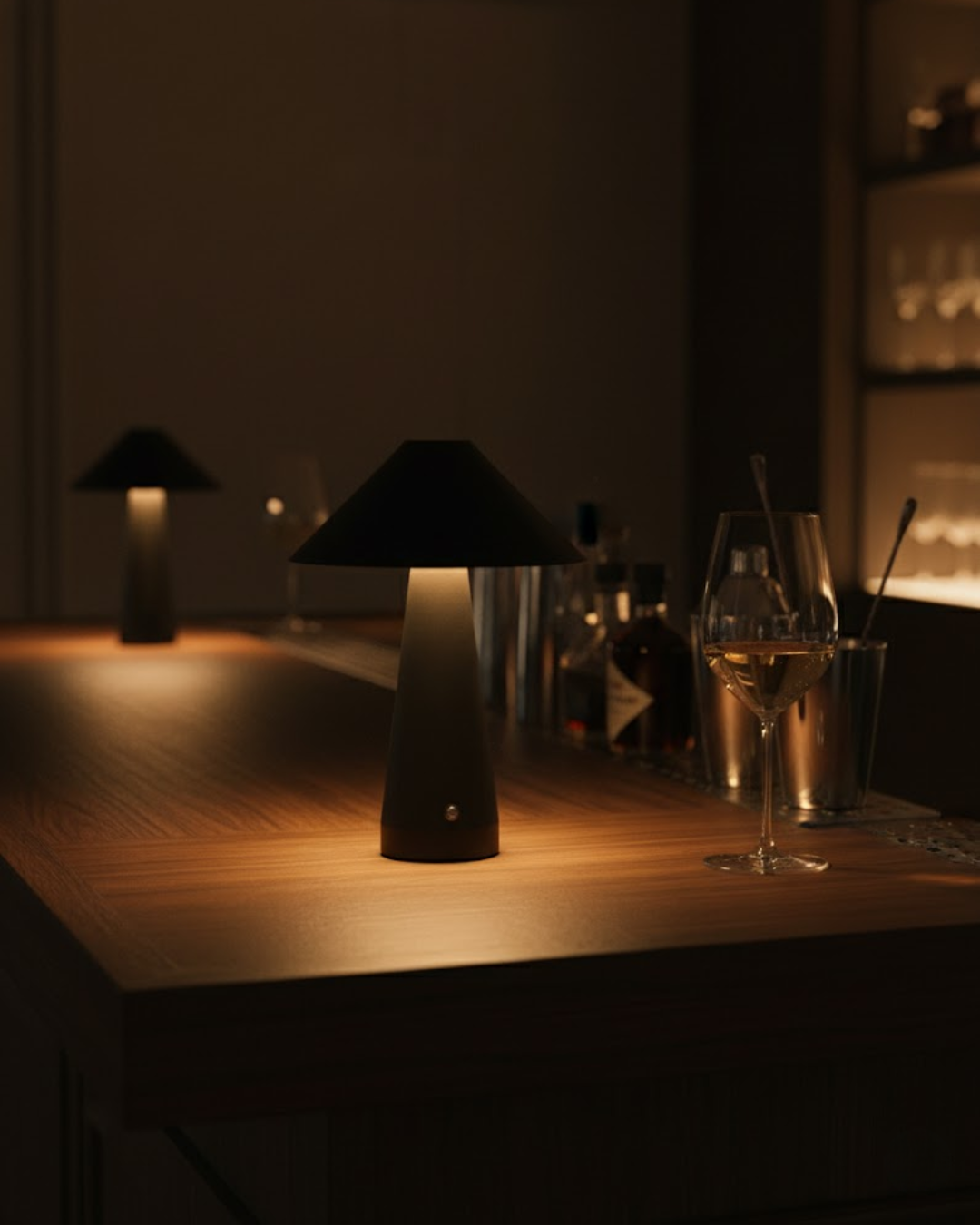 Évain | Black Elegant Table Lamp
