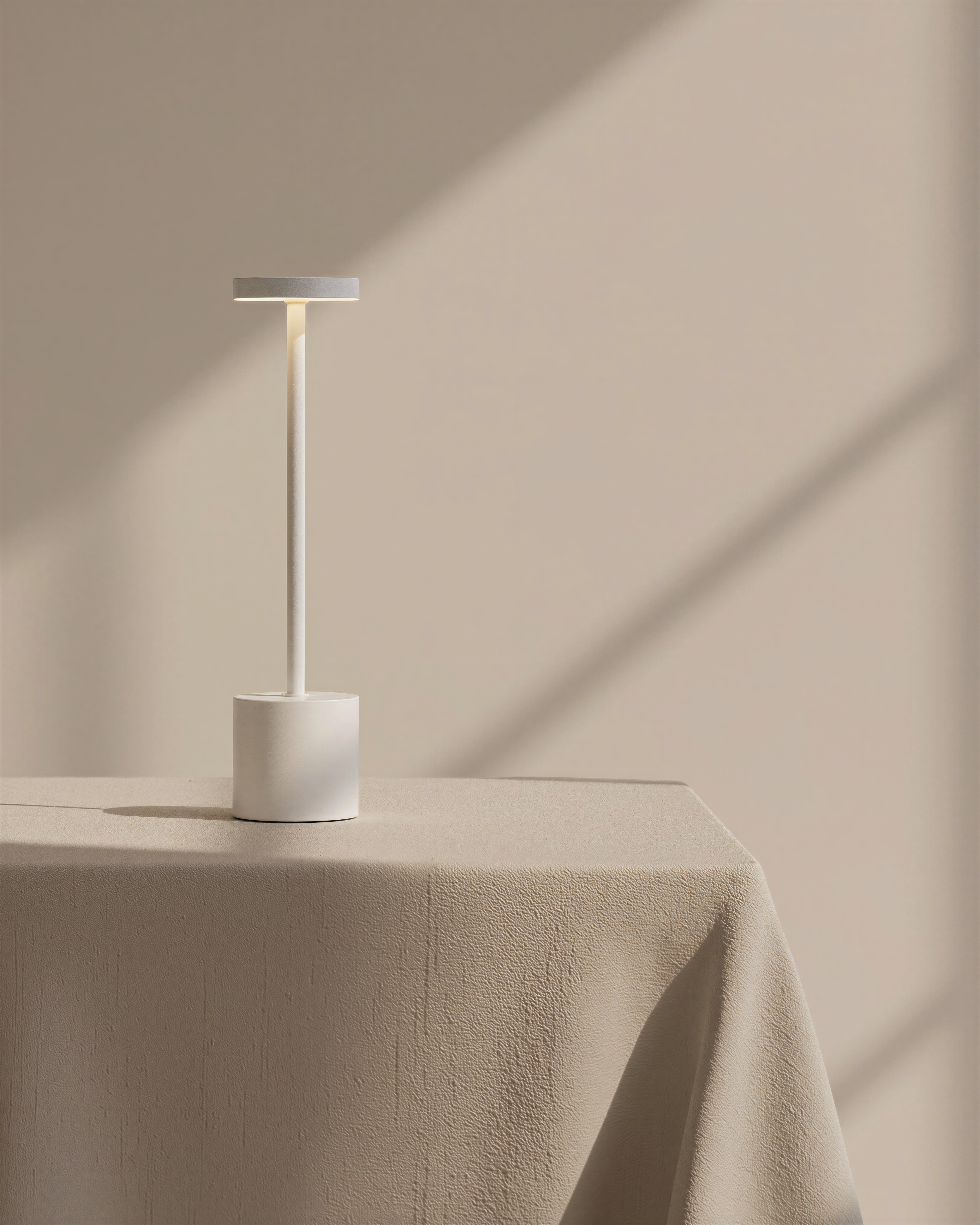 Cléon | White Cordless Table Lamp