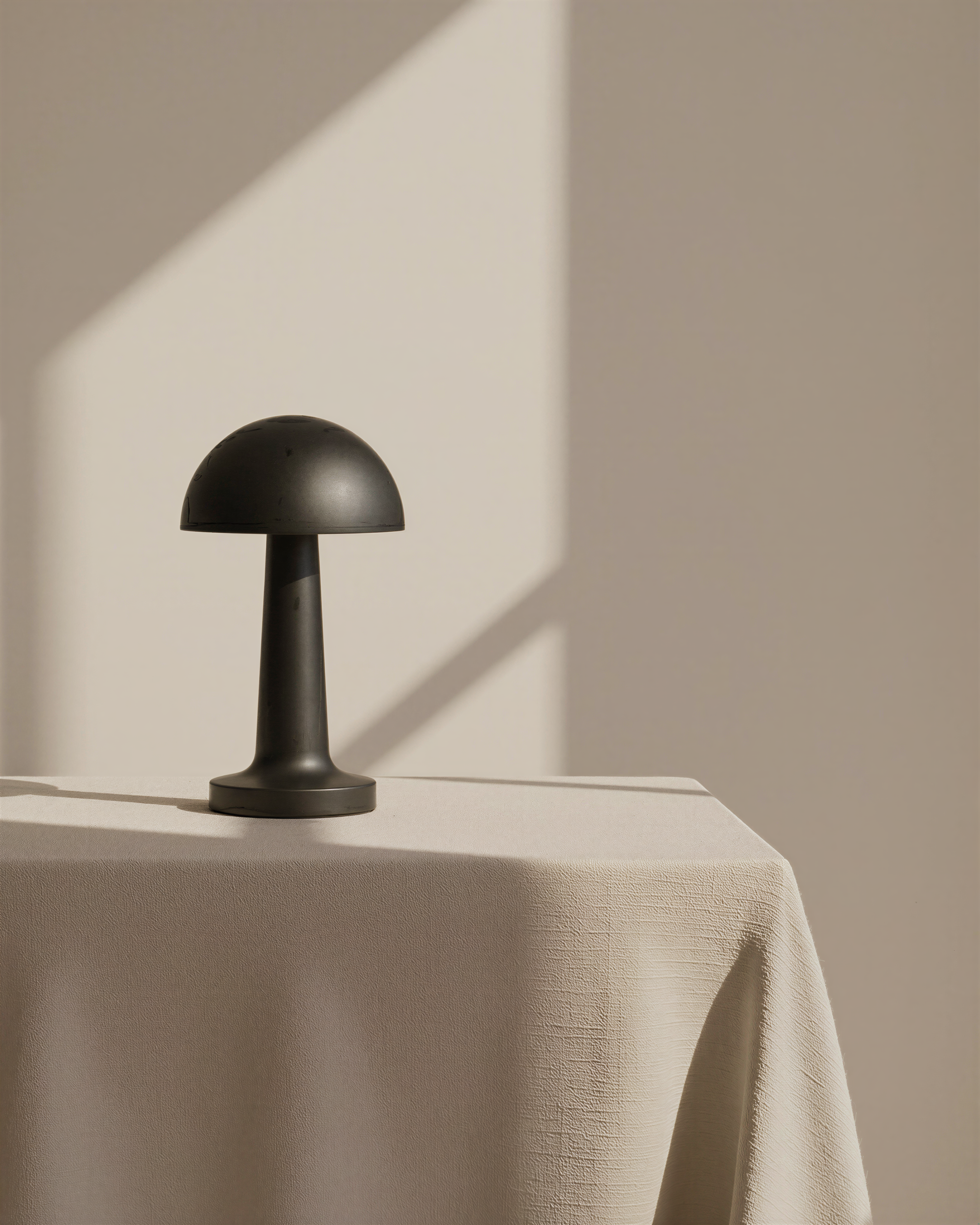 Élmar | Black Cordless Table Lamp