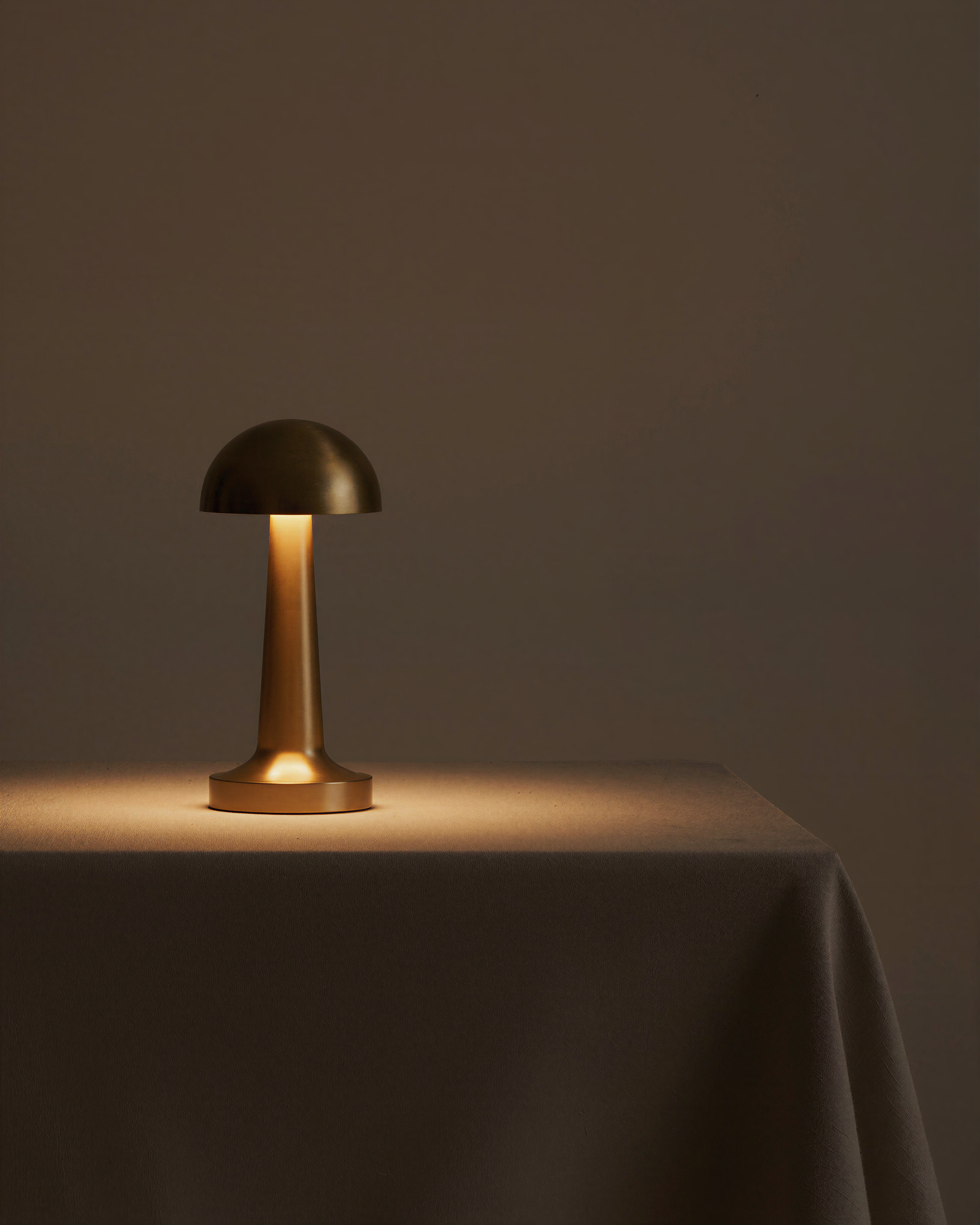 Élmar | Gold Cordless Table Lamp