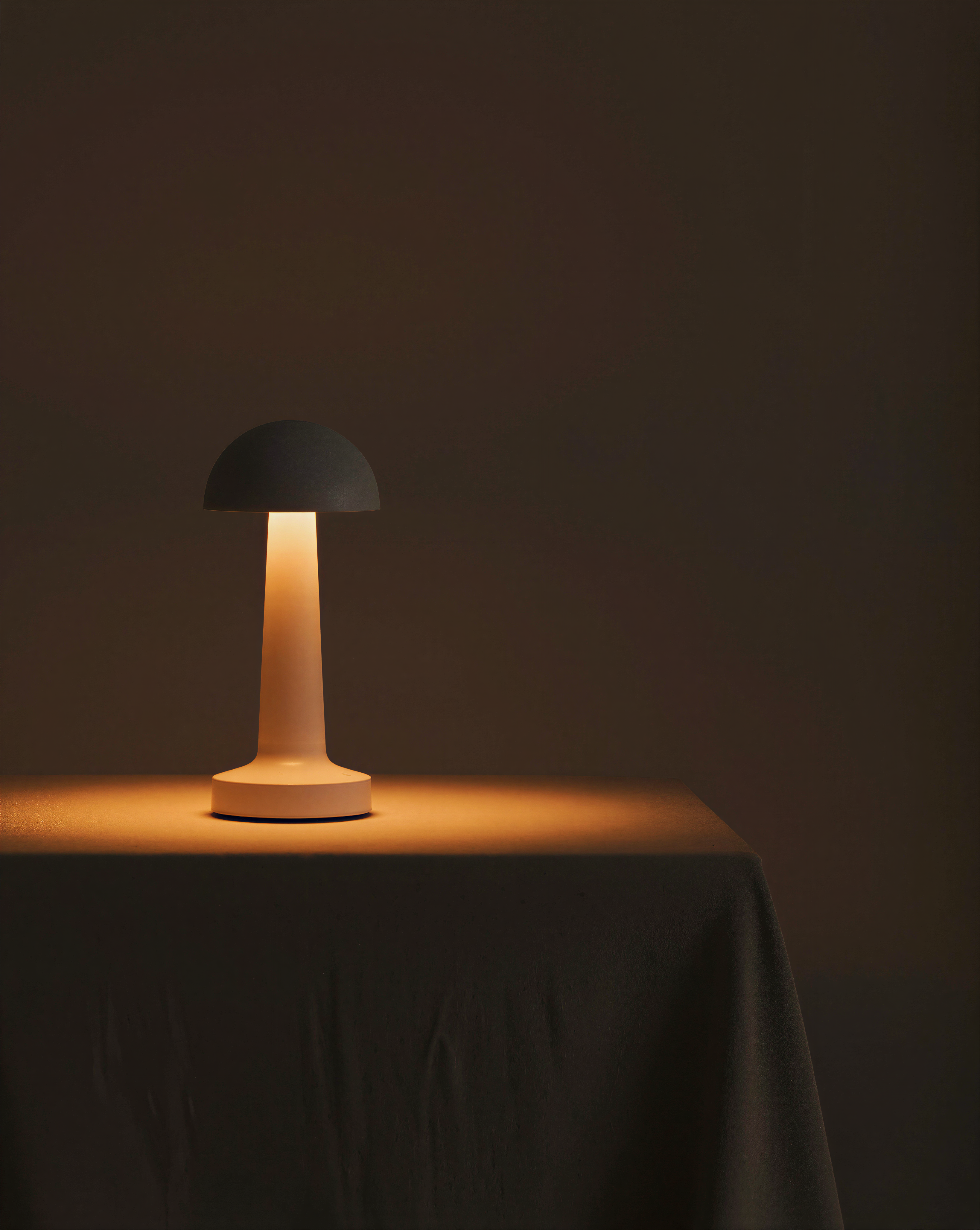 Élmar | White Cordless Table Lamp