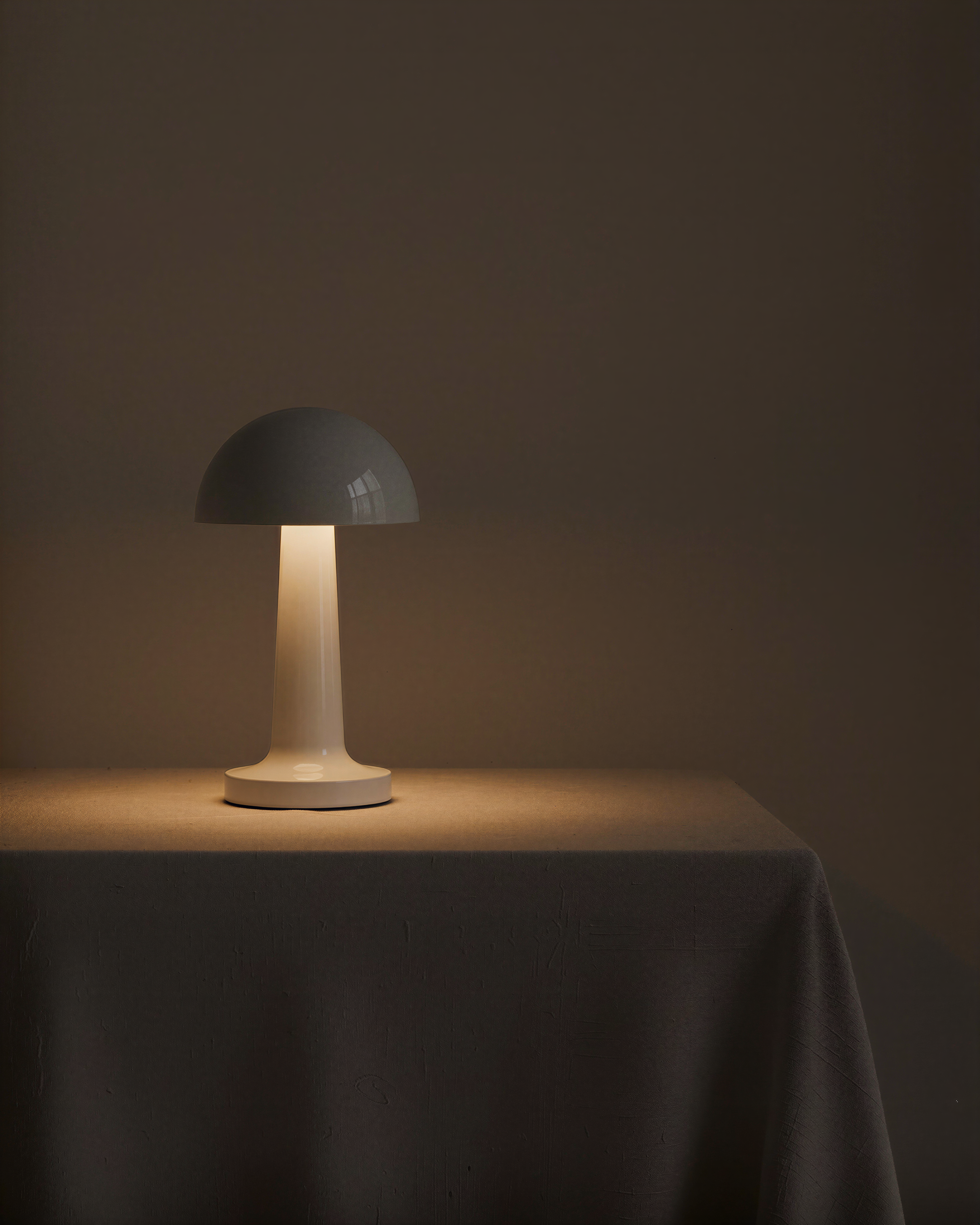 Élmar | White Cordless Table Lamp