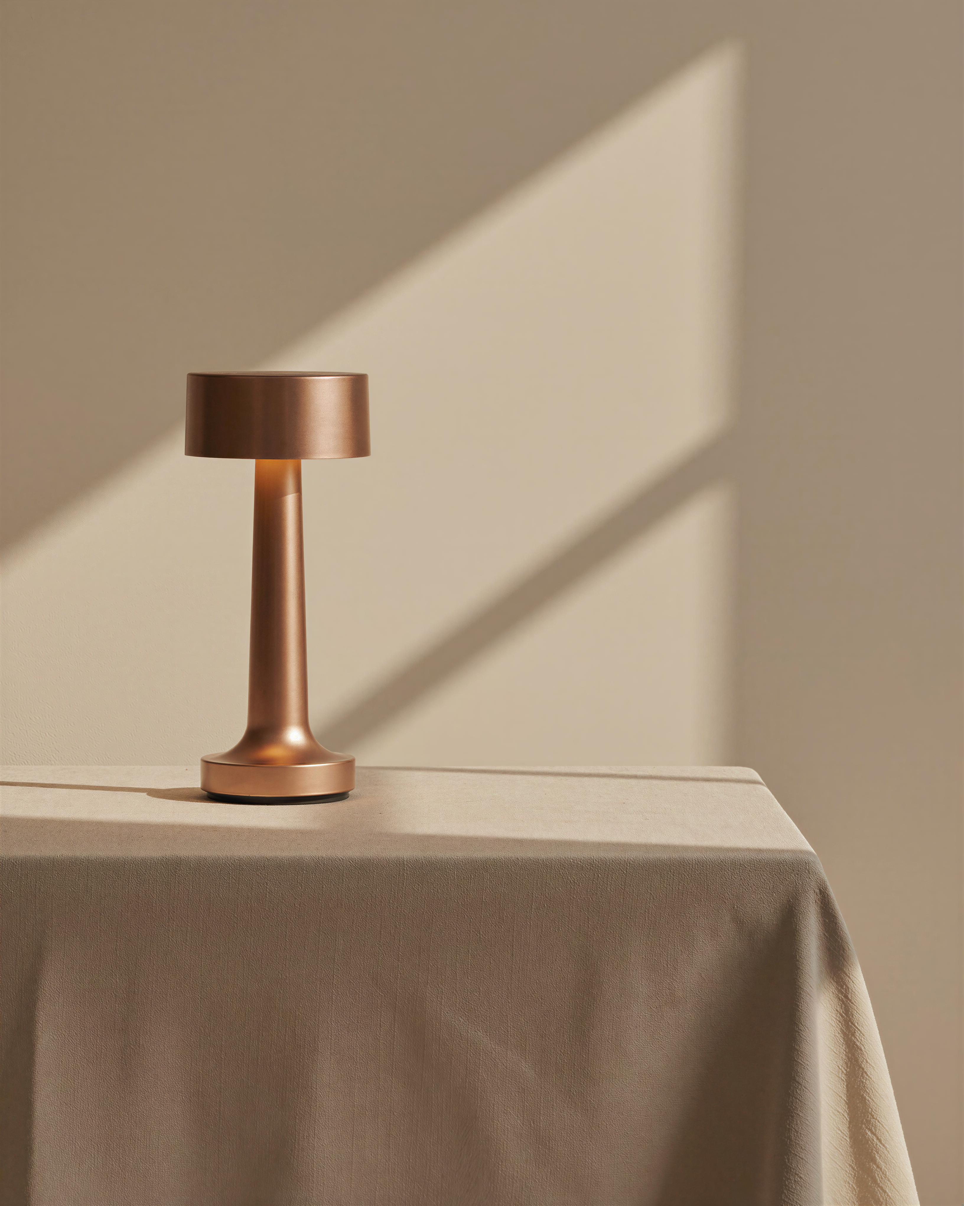 Énvoir | Rose Gold Modern Table Lamp