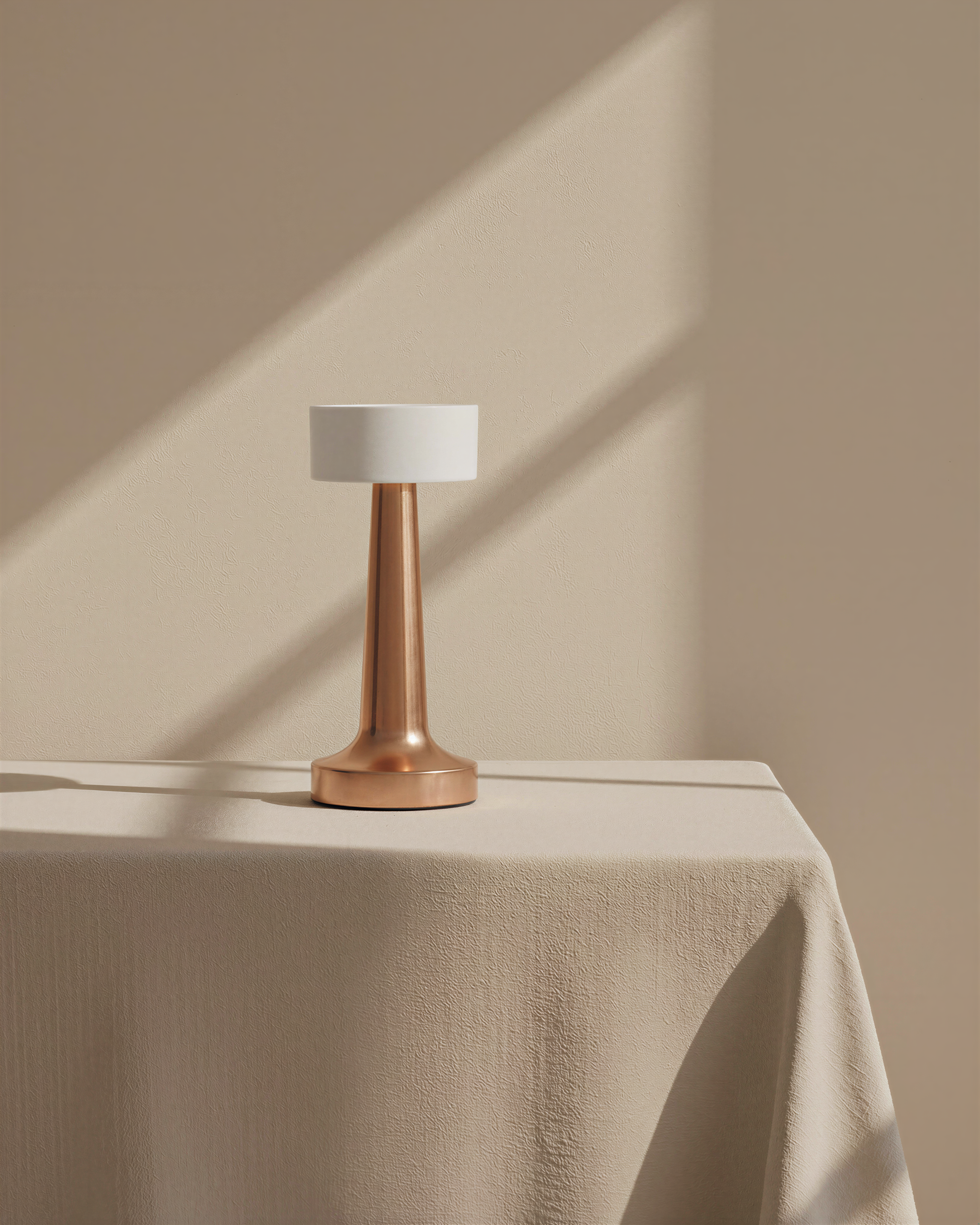 Évair | Rose Gold Elegant Table Lamp