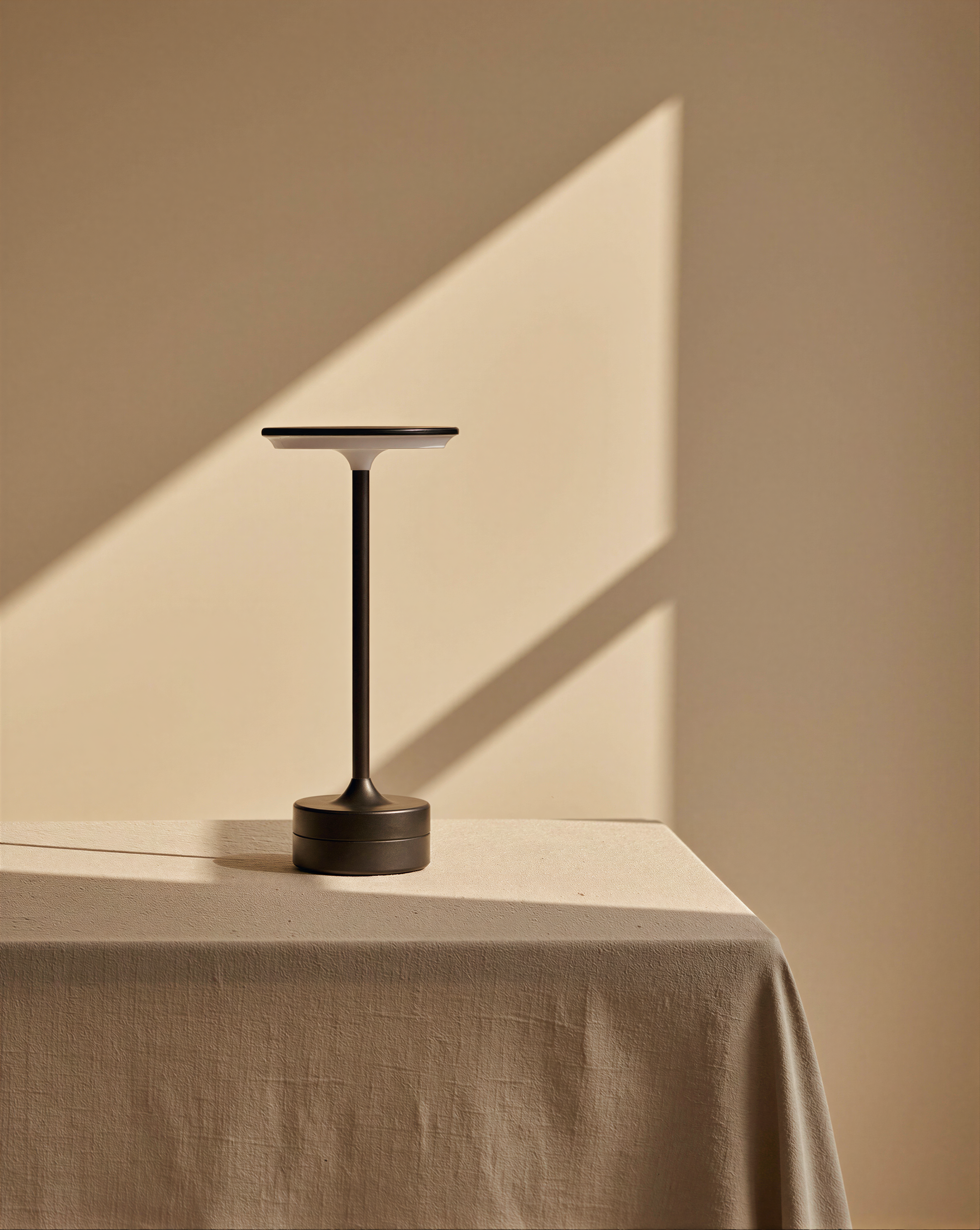 Sovéla | Black Cordless Table Lamp