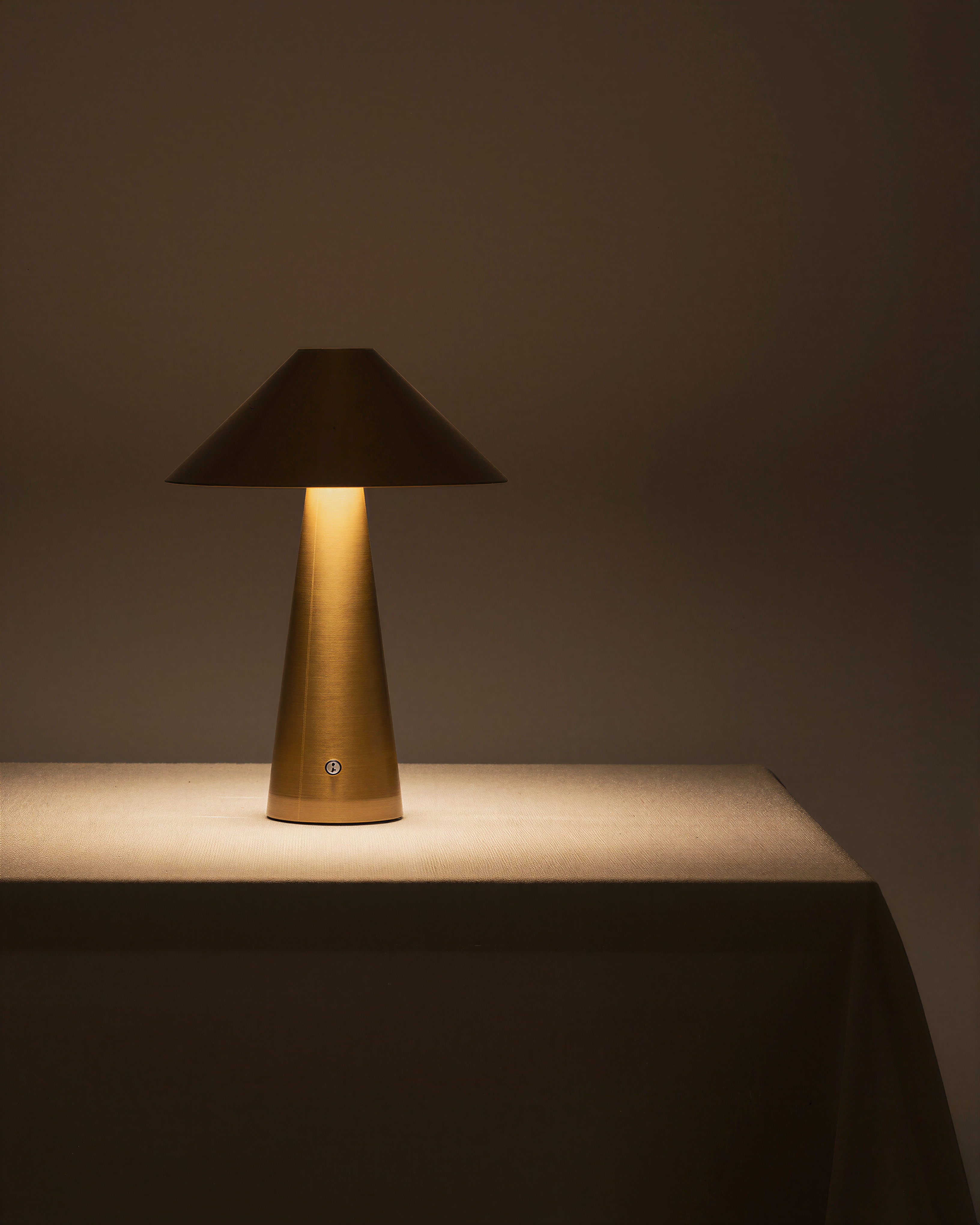 Évain | Gold Elegant Table Lamp